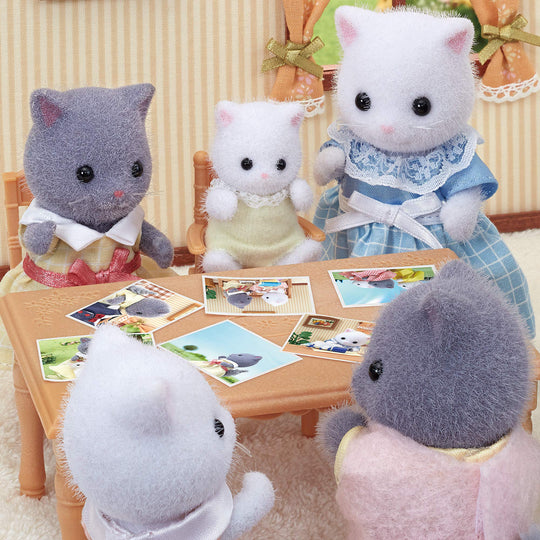 ชื่อเรื่อง: ตุ๊กตาเด็กแมวเปอร์เซีย Sylvanian Families รุ่น NI-107 ของเล่นสะสม