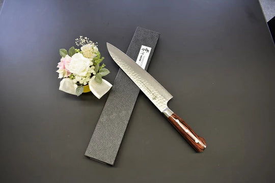 Aoki Sakai Takayuki coltello gyuto damasco martellato VG10 made in Japan 210 mm