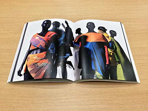 Issey Miyake Exhibition The Work of Issey Miyake - WAFUU JAPAN