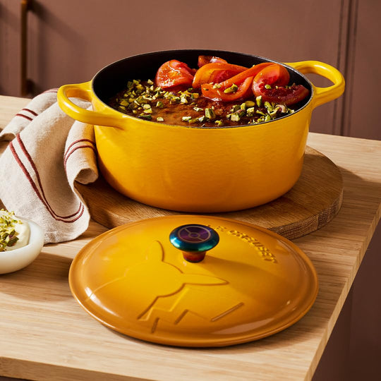 Le Creuset Pokémon Signature Cocotte Ronde 22cm (iridescent knob) - WAFUU JAPAN