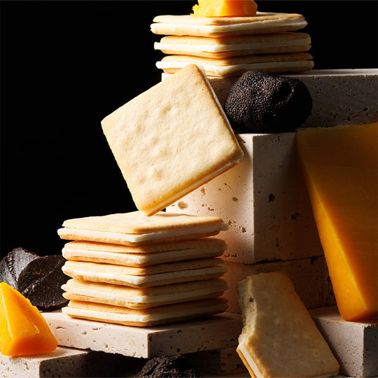 Tokyo Milk Cheese Factory คุกกี้ทรัฟเฟิลและเชดดาร์ 10 ชิ้น รุ่นลิมิเต็ดเอดิชั่น